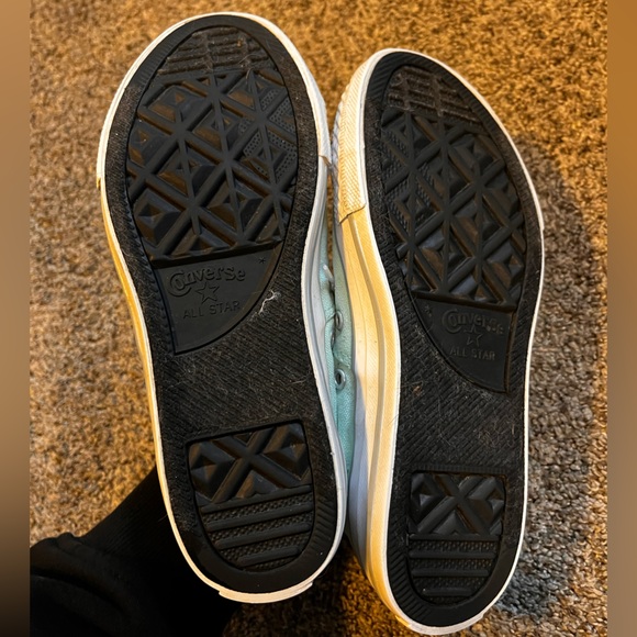 Converse Kids Sz 2Y Sneakers - Picture 2 of 6